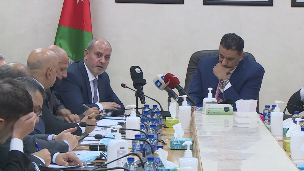 مراجعة أمر الدفاع 32 المتعلق بتنظيم عمل الأشخاص غير متلقي المطاعيم