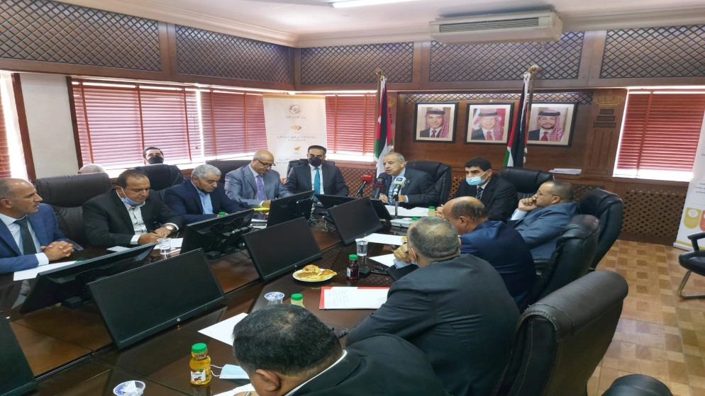 وزير الإدارة المحلية يؤكد ضرورة استمرار حملة بسواعدنا
