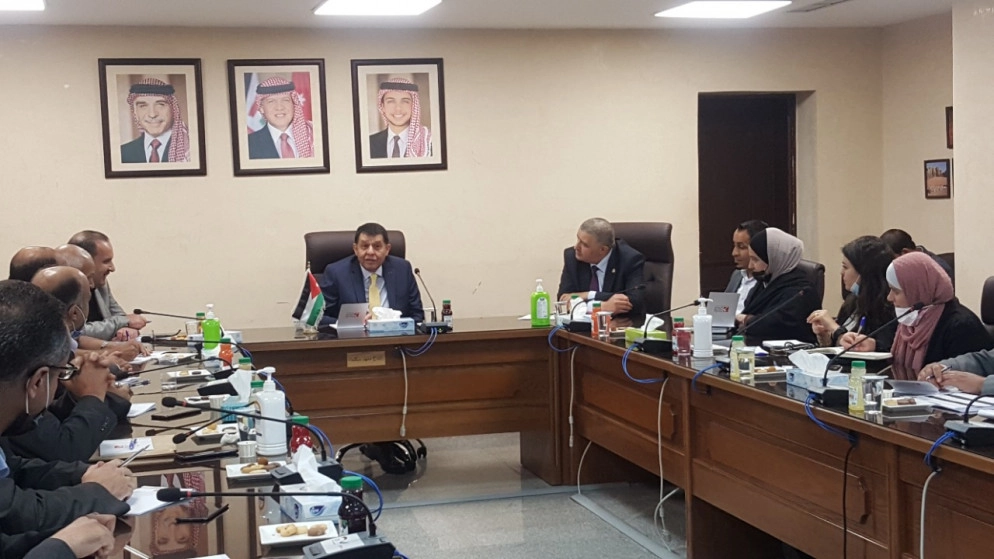 وزير العمل: ثقافة العيب لم تعد موجودة حاليا