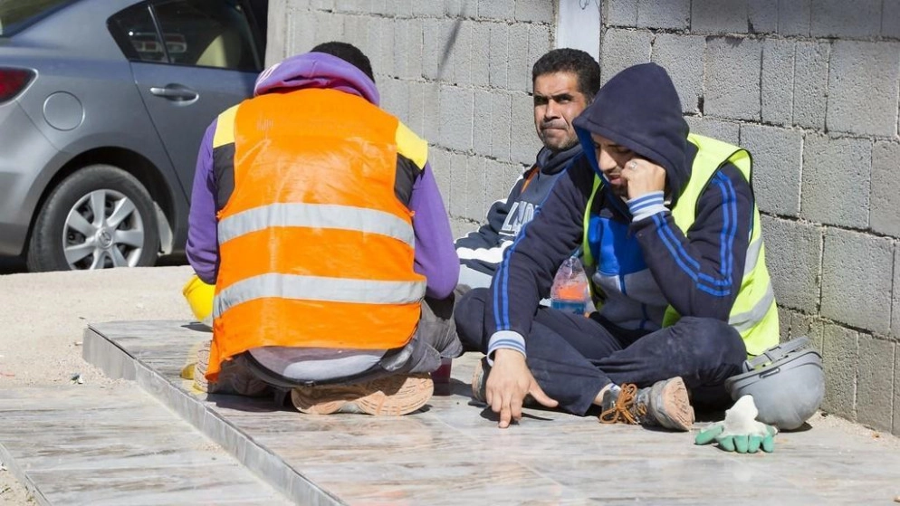 وزارة الداخلية: قرار بإبعاد العمالة الوافدة غير الحاصلة على اللقاح