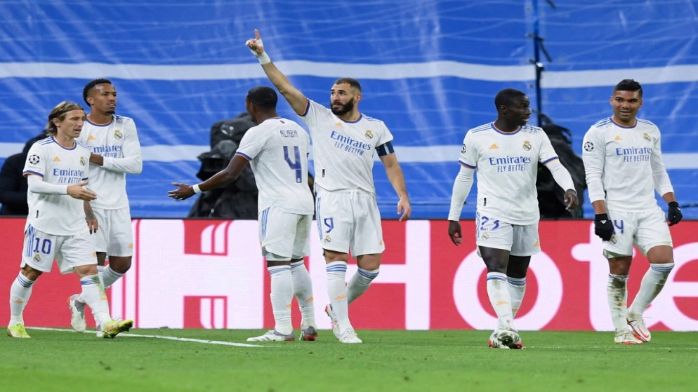 ثنائية بنزيمة تمنح ريال مدريد الفوز على شاختار