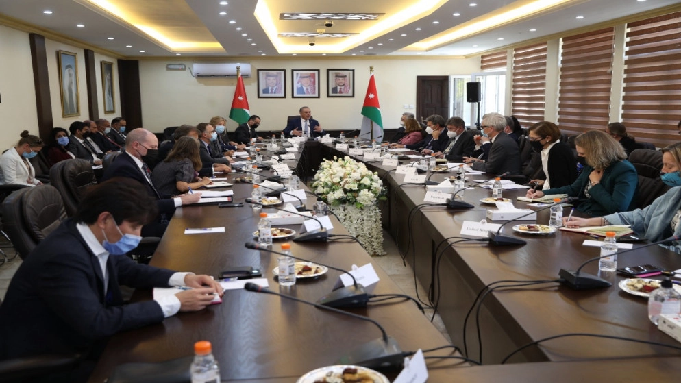 وزير التخطيط يحث المجتمع الدولي لتوفير تمويل كافٍ لخطة الاستجابة للأزمة السورية