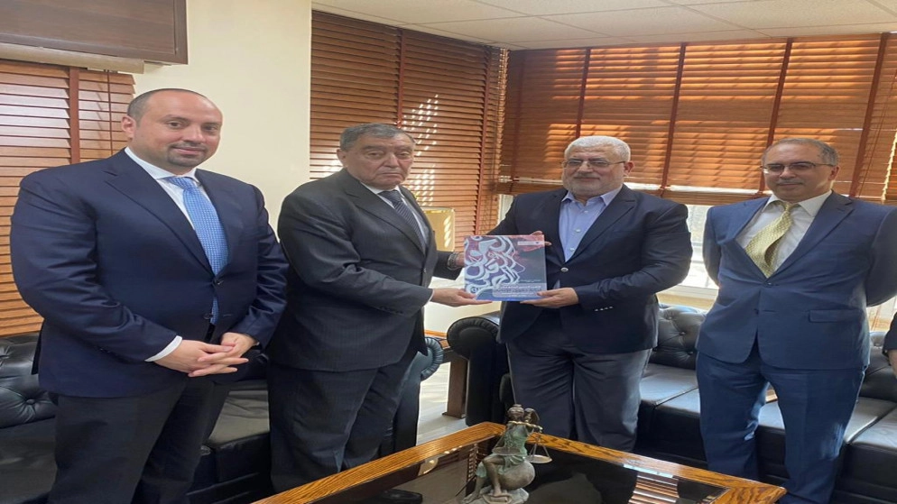 المحكمة الدستورية تتسلم نسخة من تقرير حقوق الإنسان لعام 2020