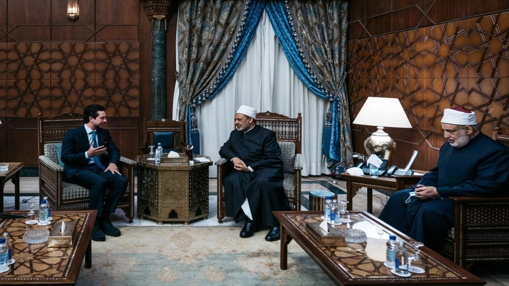 ولي العهد خلال لقائه شيخ الأزهر يشدد على ضرورة تعزيز الاهتمام بالشباب العربي