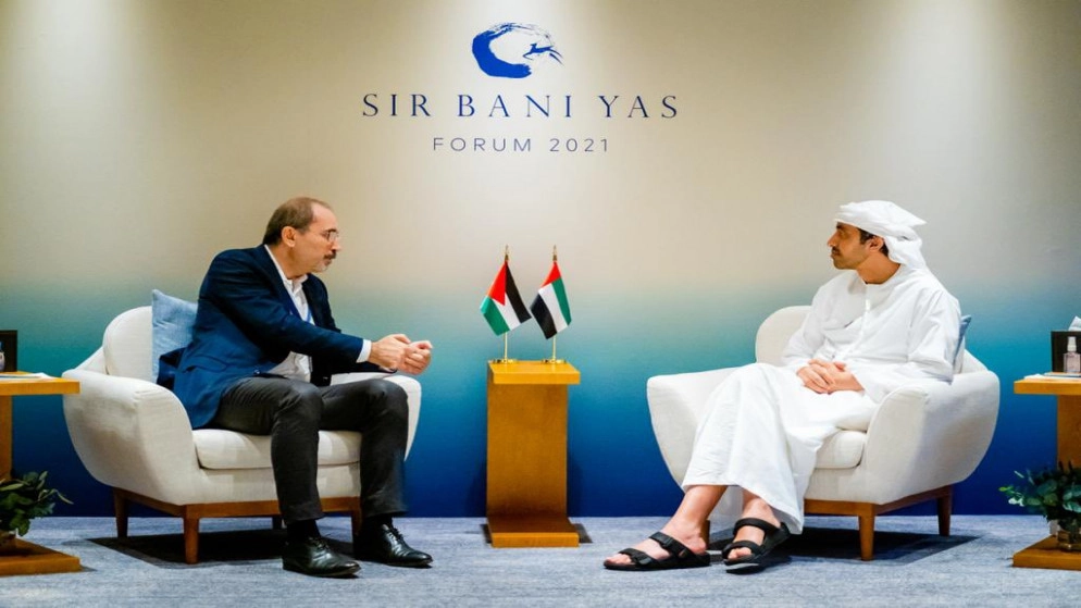 وزير الخارجية يجري محادثات مع نظيره الإماراتي حول العلاقات بين البلدين