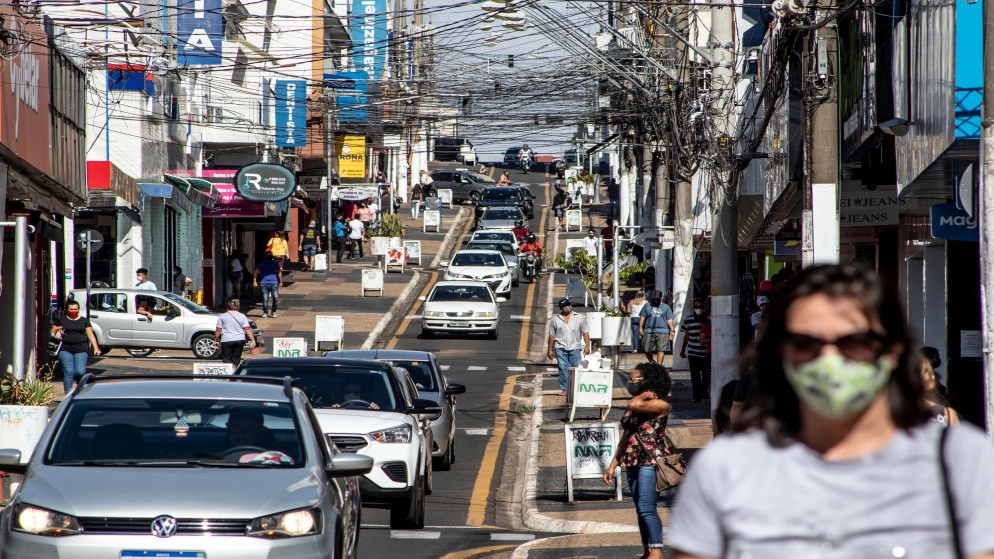 البرازيل تسجل 63 وفاة و2799 إصابة جديدة بكورونا