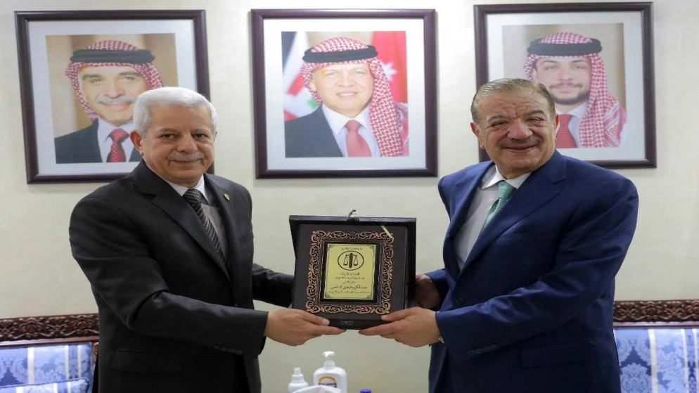 رئيس مجلس النواب: حريصون على التنسيق مع النقابات المهنية