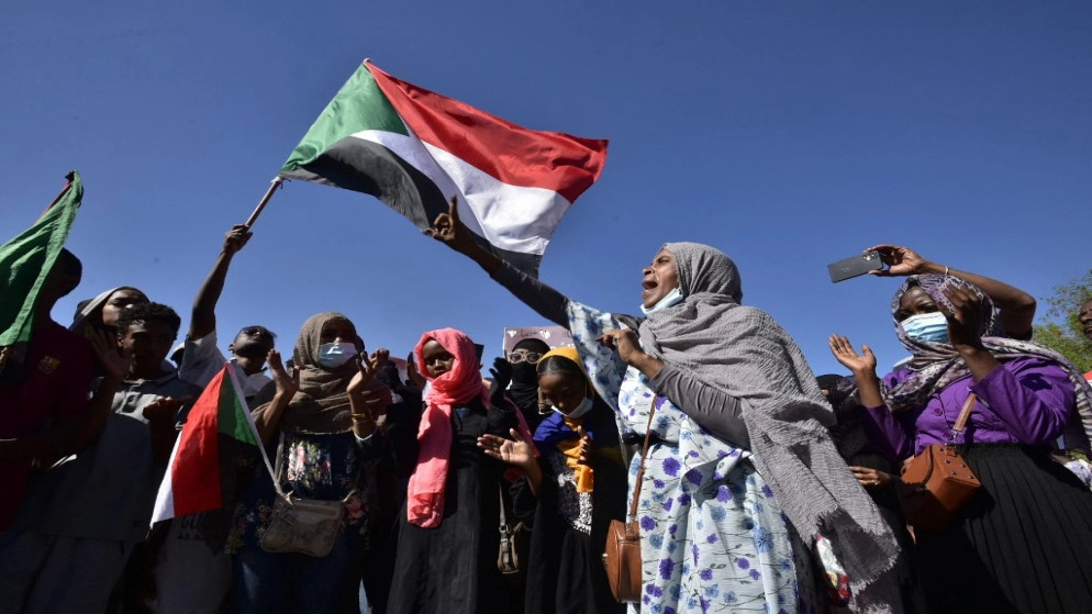 آلاف المتظاهرين احتجاجا على الحكم العسكري في السودان