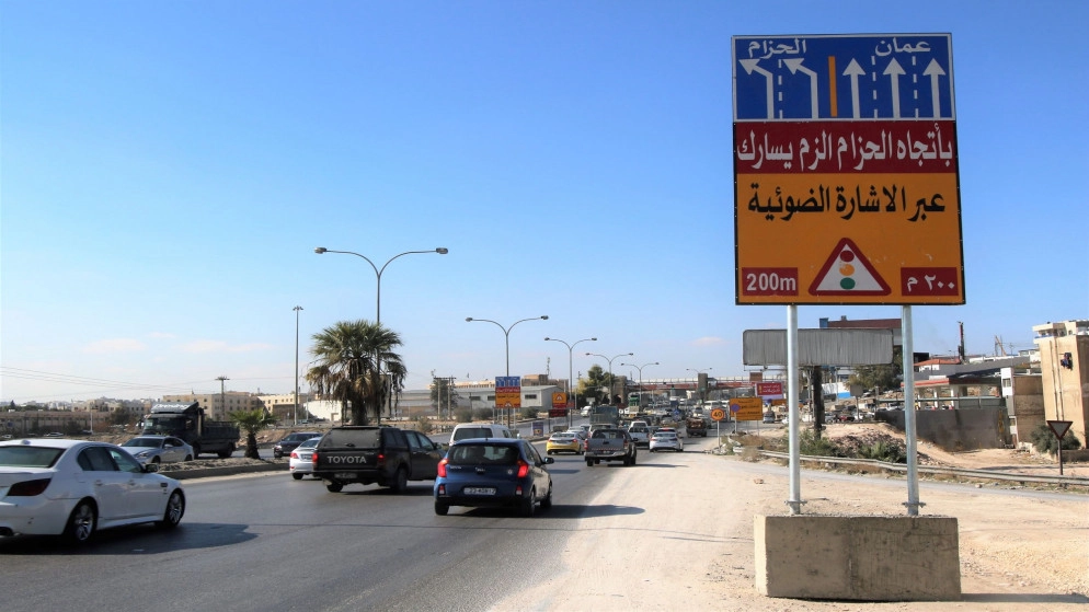 تحويلات مرورية على طريق عمان-الزرقاء لاستكمال أعمال مشروع الباص سريع التردد