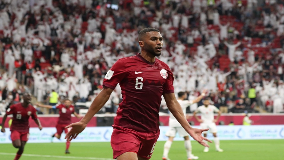 قطر تستهل مشوارها بالفوز على البحرين في افتتاح كأس العرب