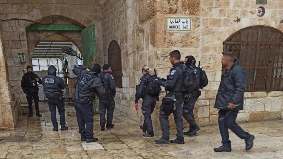 أكثر من 186 مستوطنا يقتحمون المسجد الأقصى