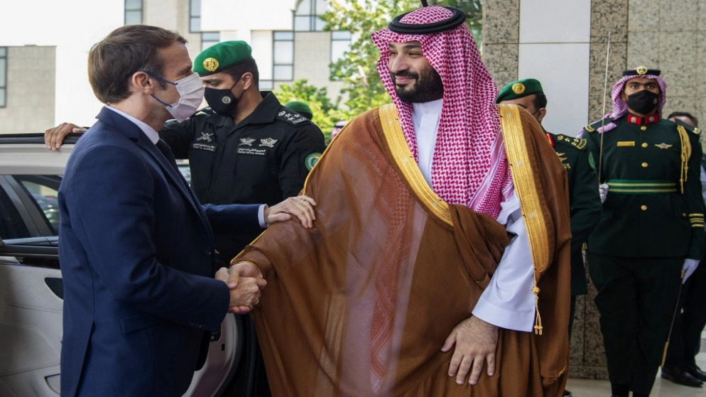 ماكرون يعلن عن مبادرة فرنسية سعودية لمعالجة الأزمة بين الرياض وبيروت