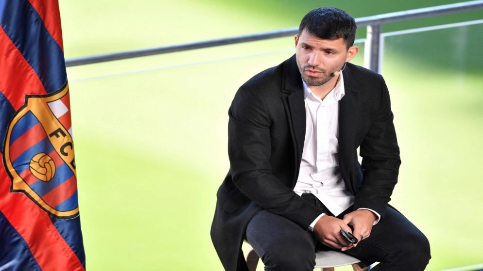 الأرجنتيني اغويرو يعلن اعتزاله اللعب نهائيا بسبب مشاكل في القلب