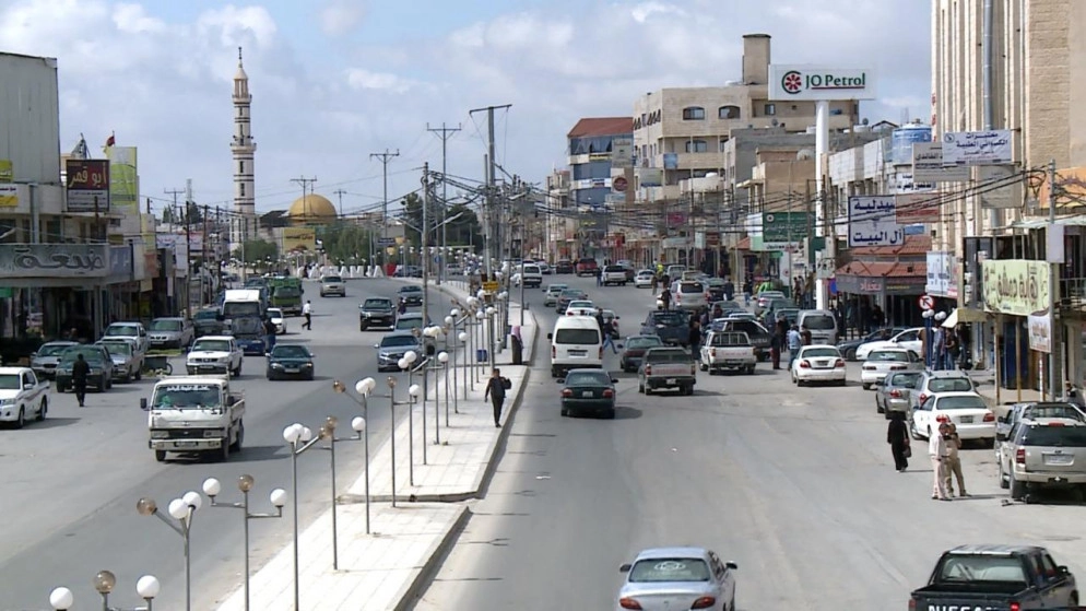 محافظ المفرق يوقف شخصين من مخالفي الحجر المنزلي