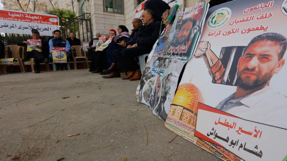 أسير فلسطيني مضرب عن الطعام منذ 130 يوما معرض لانتكاسة صحية تهدد حياته