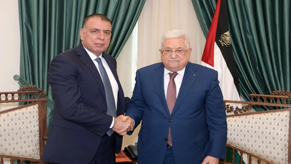 الرئيس الفلسطيني يستقبل وزير الداخلية في رام الله