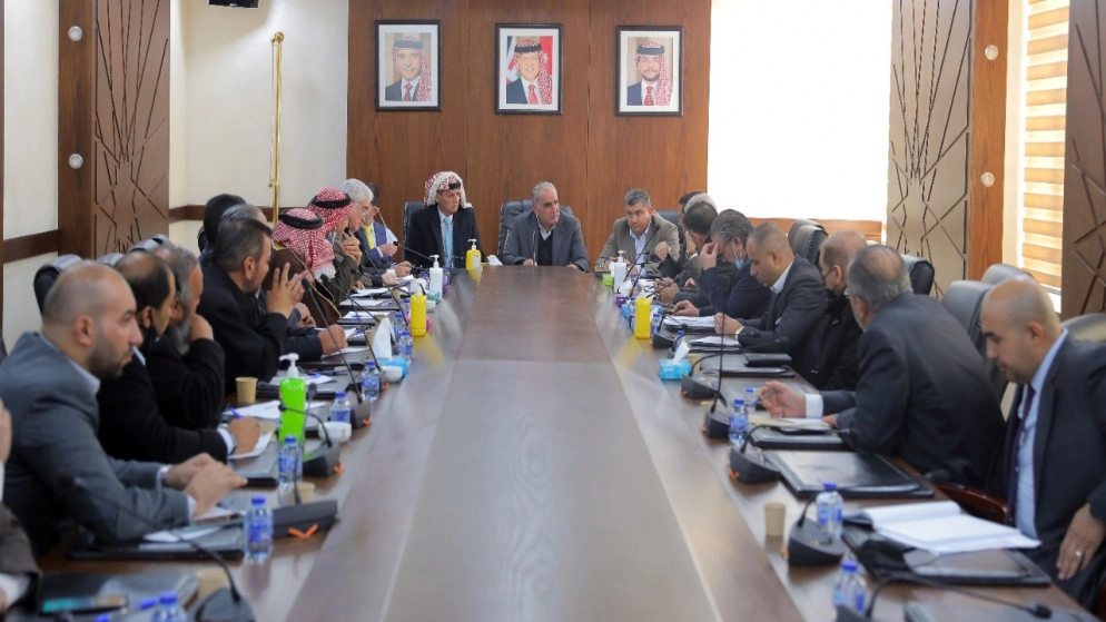 لجنة السياحة النيابية تدعو لإيجاد حل جذري لتحديات ومشكلات قطاع النقل