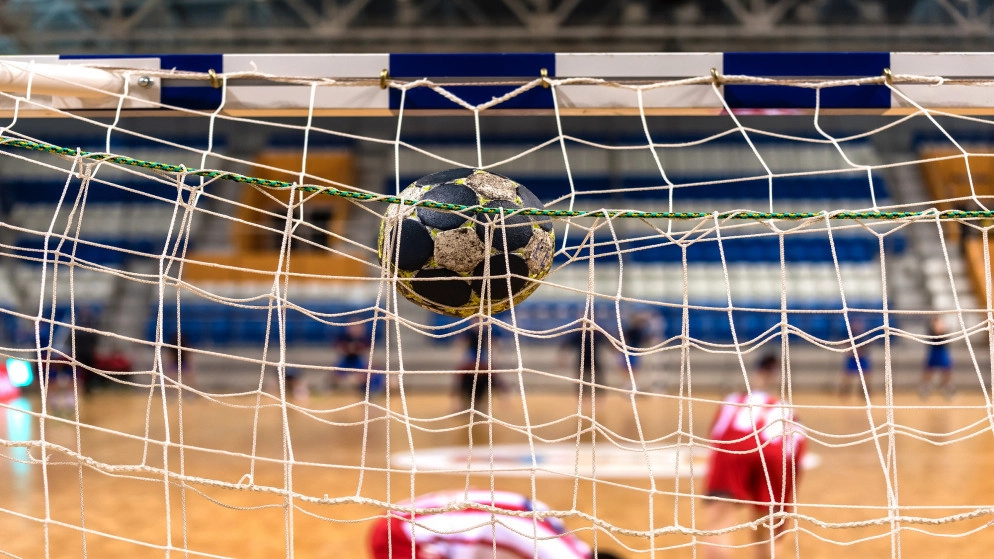 خسارة منتخب اليد الوطني أمام نادي سموحة المصري