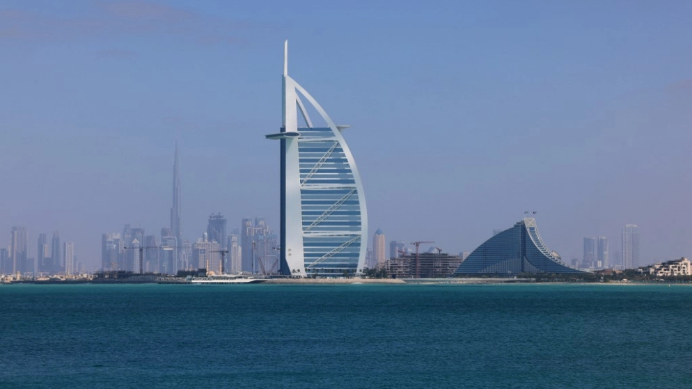 دبي تتخذ تدابير احترازية جديدة لاحتواء الفيروس