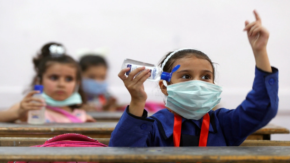 أكثر من مليوني طالب وطالبة يلتحقون بمدارسهم بشكل وجاهي وعن بُعد على مراحل