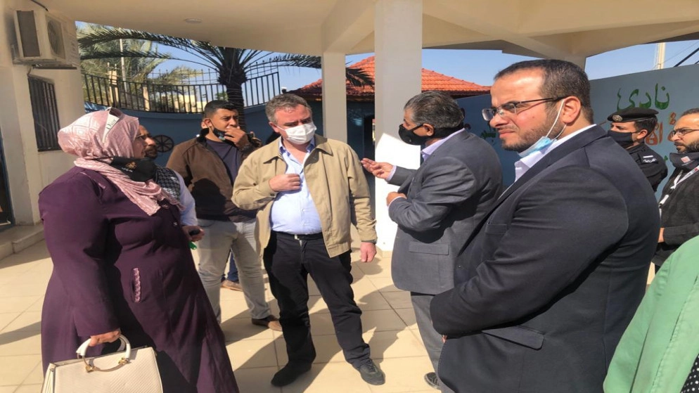 وزير الشباب يجري جولة على منشآت الوزارة في العقبة