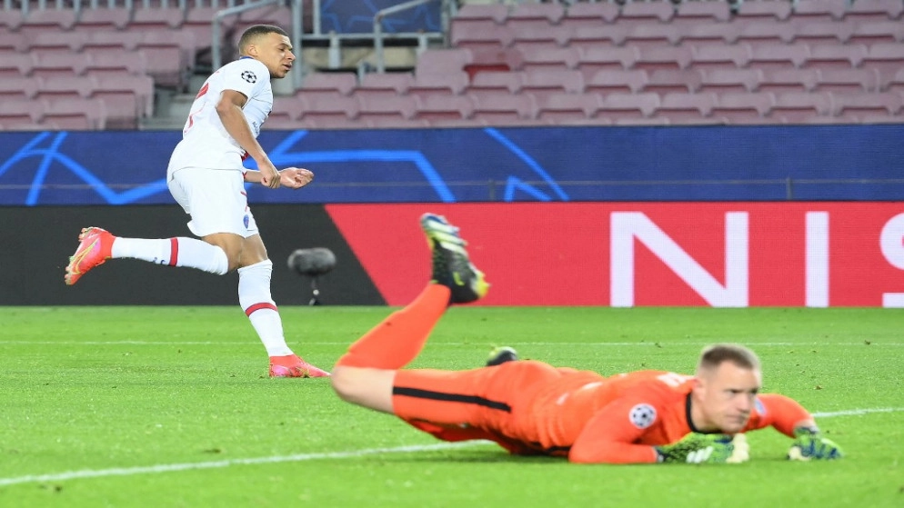 باريس سان جرمان يسحق برشلونة 4-1 ويضع قدما في ربع النهائي