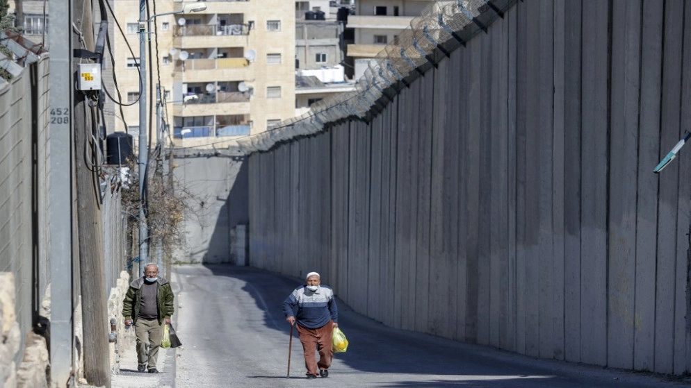 988 حالة تعافٍ و1564 إصابة جديدة بالفيروس في الأراضي الفلسطينية