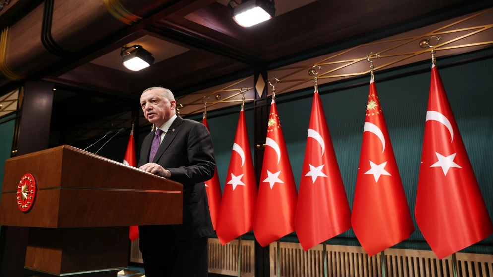 أردوغان يبلغ روحاني بأنه يرى فرصة بين طهران وواشنطن بشأن رفع العقوبات