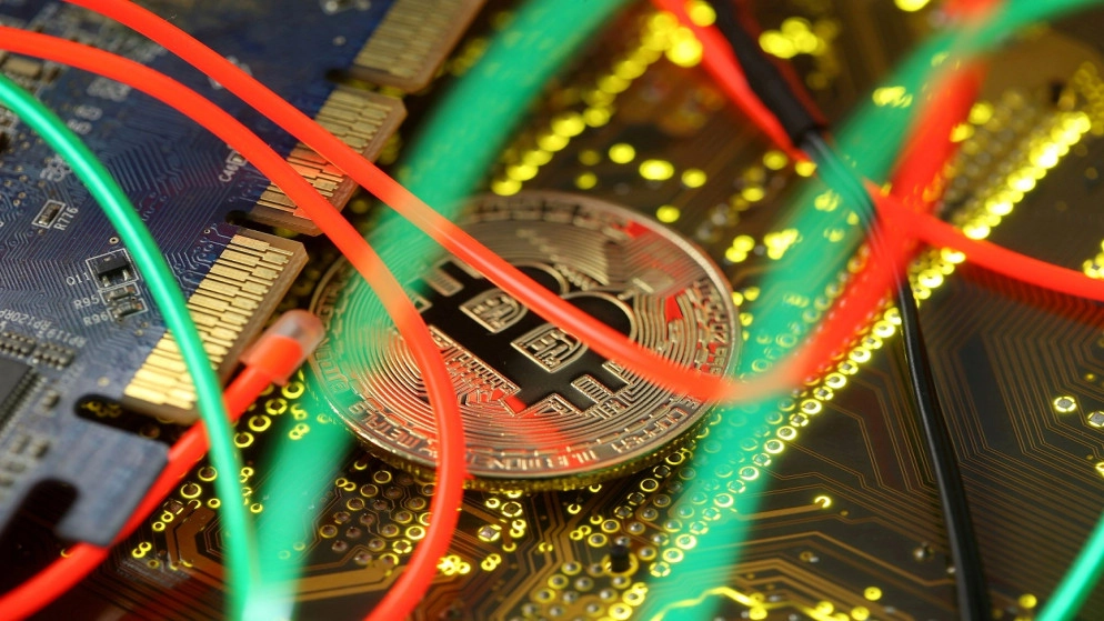 بتكوين تقفز إلى ذروة جديدة وتتخطى 58 ألف دولار