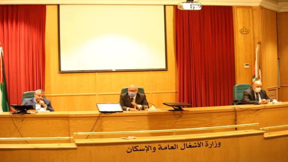 وزارة الأشغال تبحث في مخرجات زيارة الوفد الاقتصادي إلى بغداد