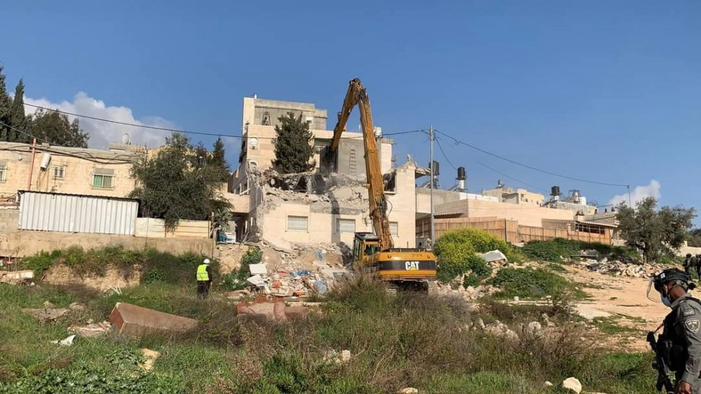الاحتلال الإسرائيلي يعتقل 16 فلسطينيا ويهدم منزلا في القدس