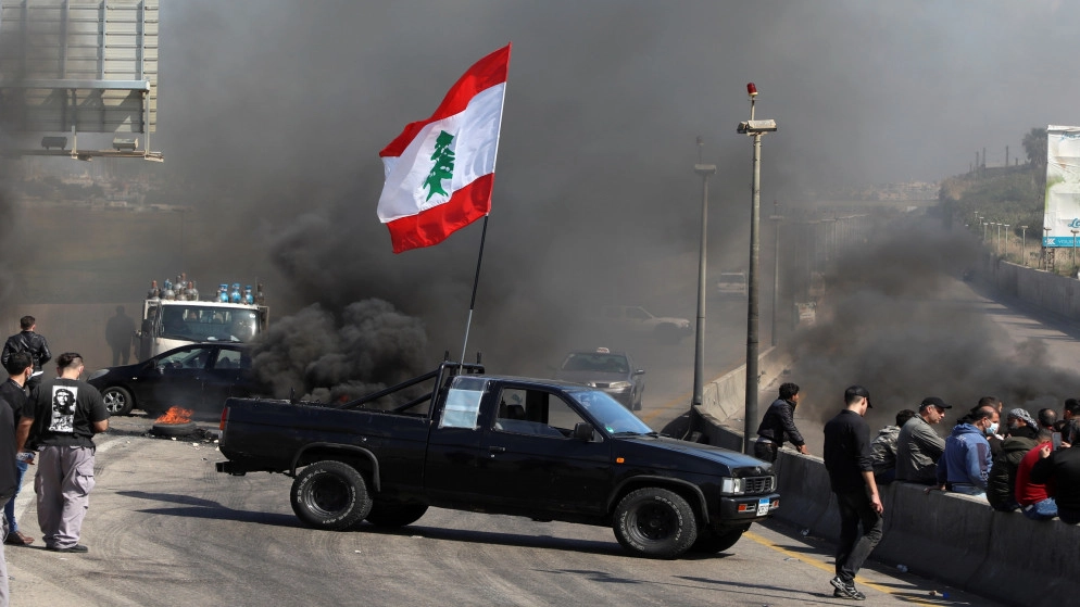قائد الجيش اللبناني يوبخ السياسيين بعد دعوة الرئيس لفتح الطرق