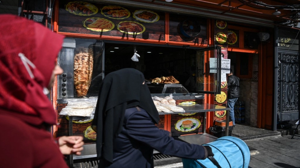 تركيا تمدد حظر تسريح الموظفين لمدة شهرين