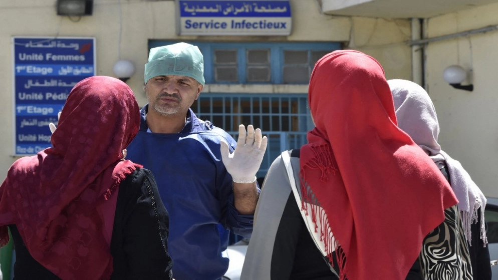 طواقم مستشفيات الجزائر الطبية "منهكة" بعد عام على تسجيل الإصابة الأولى