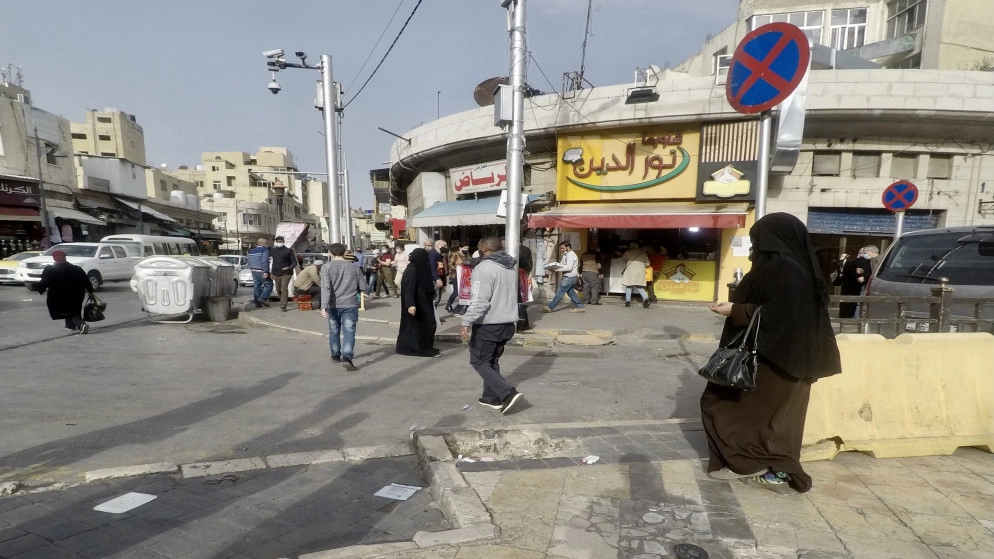 مطالبة بتقليل ساعات حظر التجول الجزئي بالتزامن مع التوقيت الصيفي