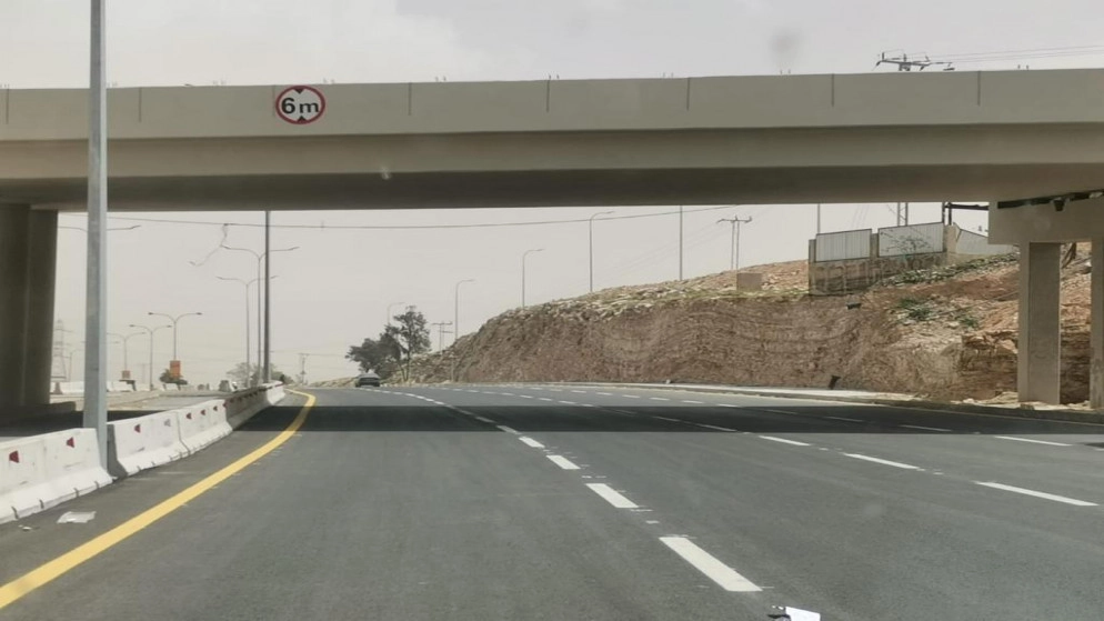 إنهاء أعمال جزء من مشروع حافلات التردد السريع في طريق عمان - الزرقاء