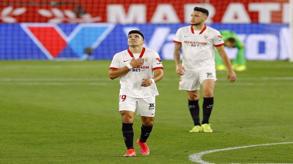 إشبيلية يقدم أفضل هدية لريال وبرشلونة بإسقاطه أتلتيكو مدريد