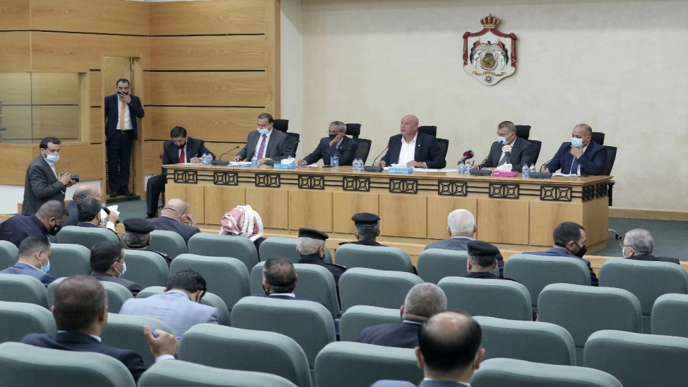 وزير الداخلية طلب قائمة بالموقوفين إداريا للإفراج عن عدد منهم قبل رمضان