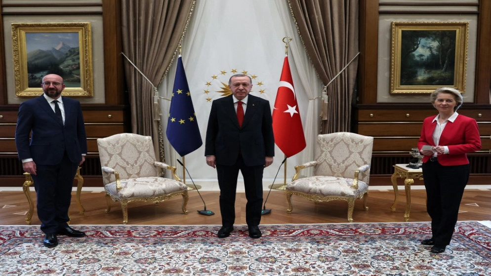 أسيلبورن يدعو أوروبا إلى الحذر إزاء "الانحراف الاستبدادي" لاردوغان
