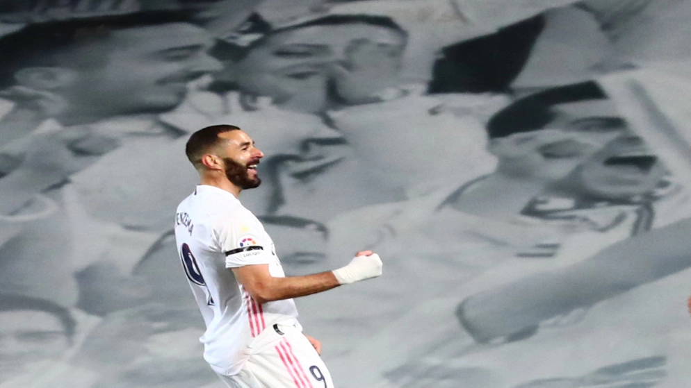 ريال مدريد يهزم برشلونة 2-1 ويتصدر مؤقتا