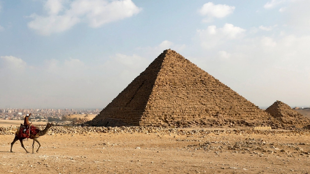 42 وفاة و818 إصابة جديدة بالفيروس في مصر