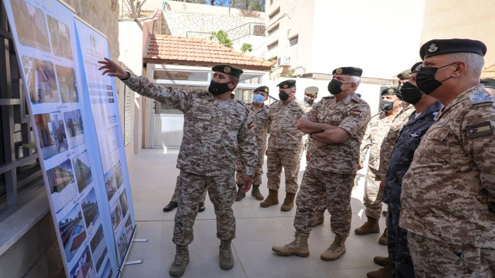 رئيس هيئة الأركان يرعى إعادة افتتاح نادي الضباط في الزرقاء