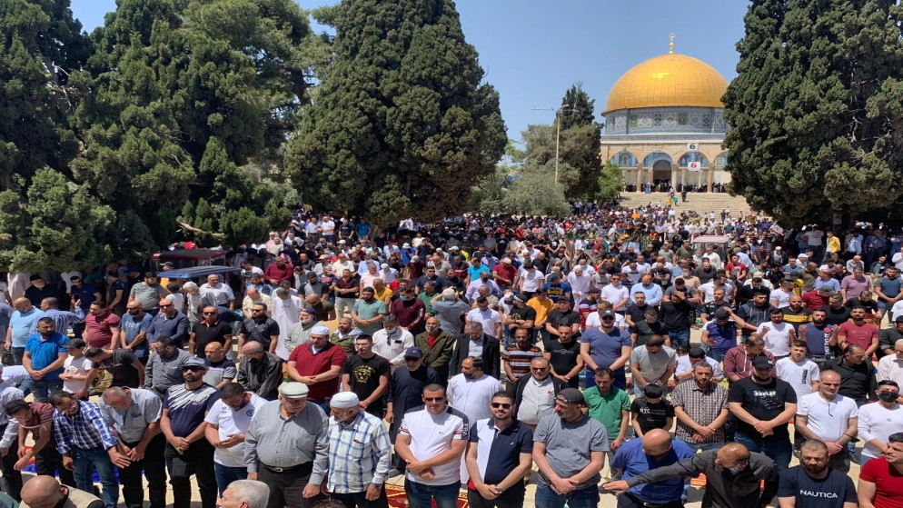 نحو 60 ألفا أدوا صلاة الجمعة في المسجد الأقصى
