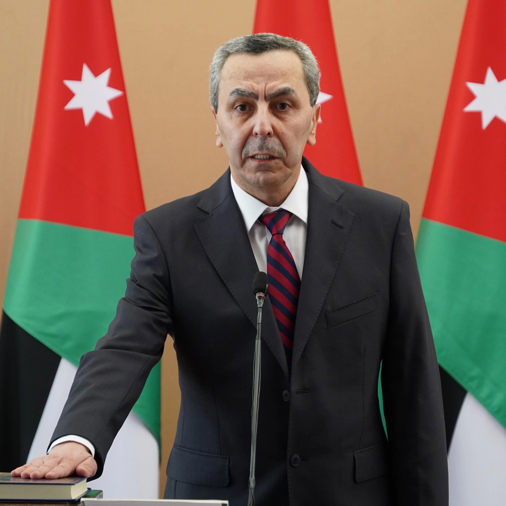 وزير التربية يشيد بـ "الإقبال الكبير" للمعلمين على تلقي لقاحات كورونا