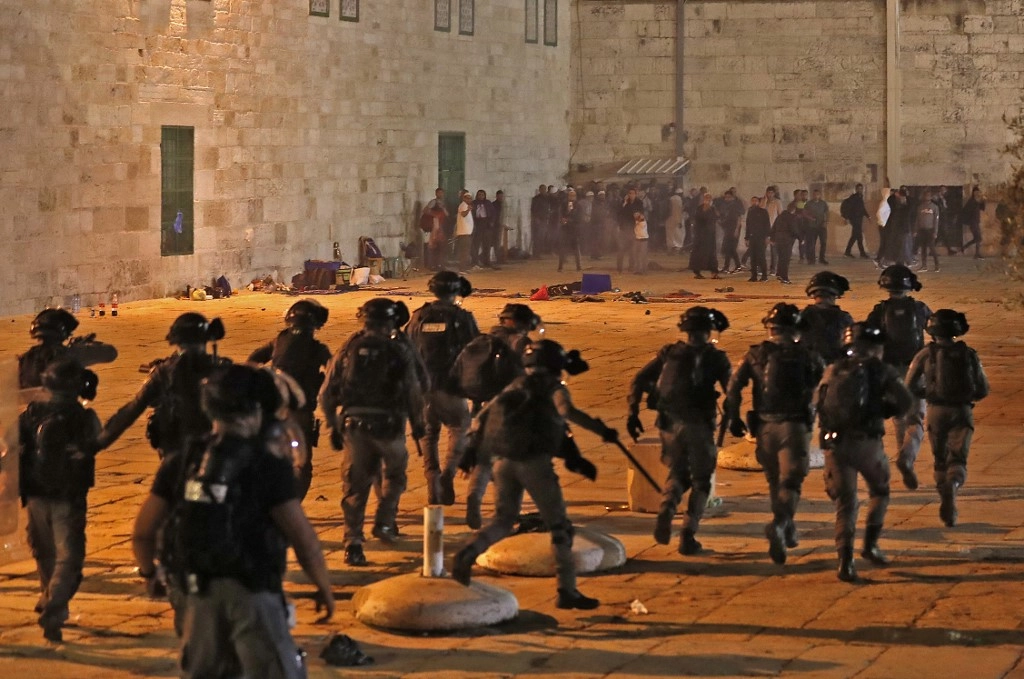 الاتحاد الأوروبي يدعو للتحرك "عاجلاً" لوقف التصعيد في القدس