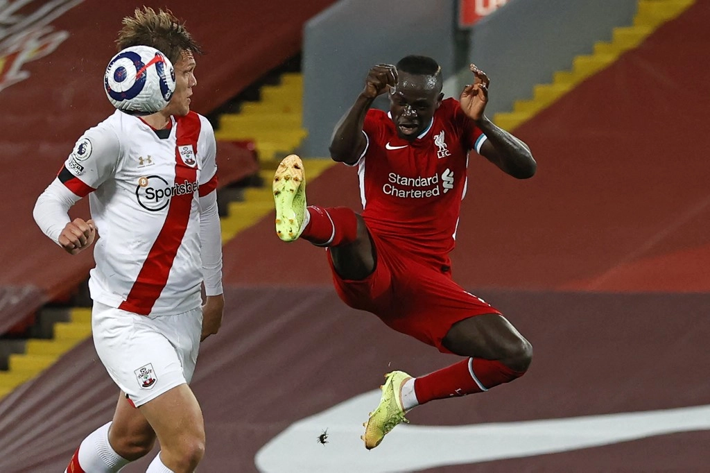 ماني يقود ليفربول للحفاظ على آماله في المربع الذهبي
