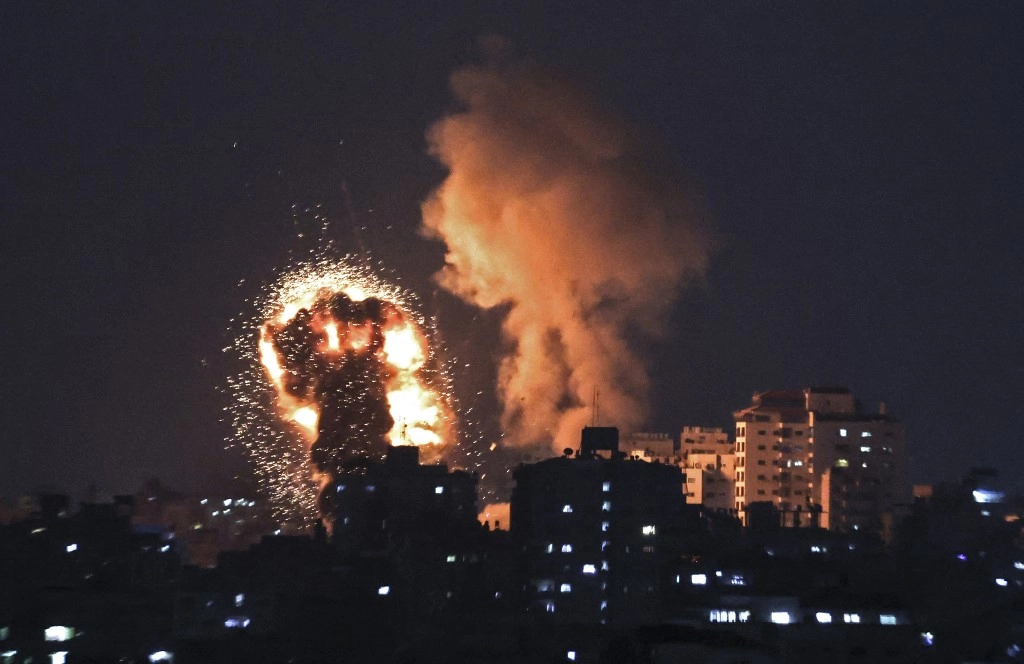 24 شهيدا فلسطينيا بينهم 9 أطفال بعد قصف إسرائيلي على قطاع غزة