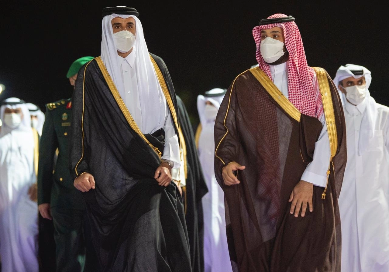 أمير قطر يصل إلى السعودية في زيارة رسمية