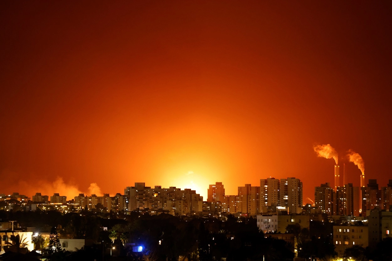 حركة الجهاد تطلق 100 صاروخ نحو تل أبيب وعسقلان وبئر السبع وسديروت