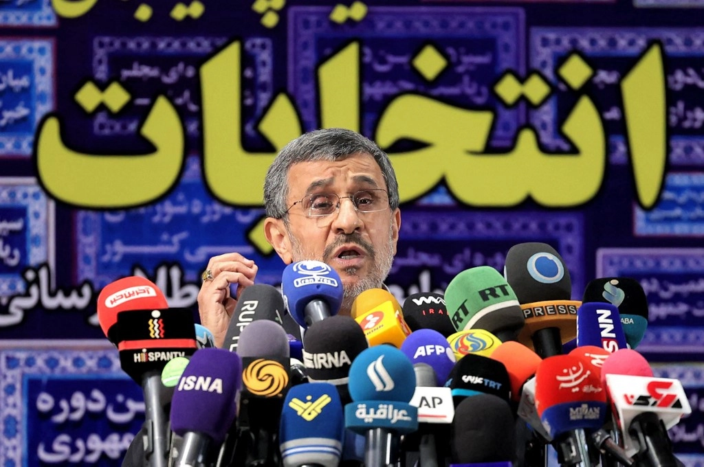 أحمدي نجاد يترشح مجددا للانتخابات الرئاسية في إيران